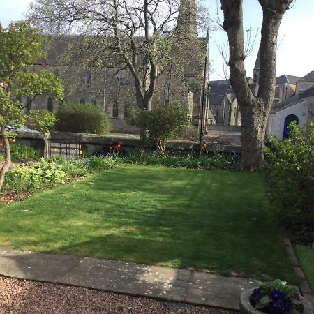 Dunclutha Guest House Leven  Экстерьер фото